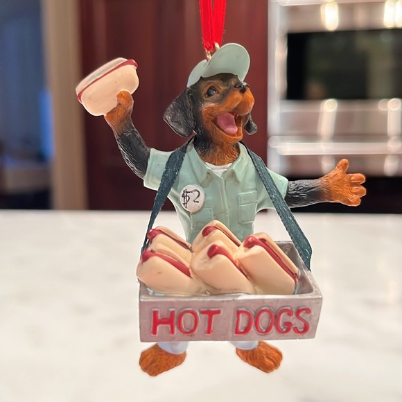 Vintage Dog Selling Hot Dogs Ornament - Picture 8 of 9
